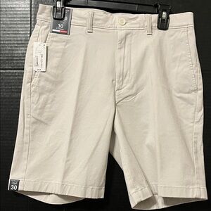 Roundtree & Yorke Men's Beige Flat Front Shorts